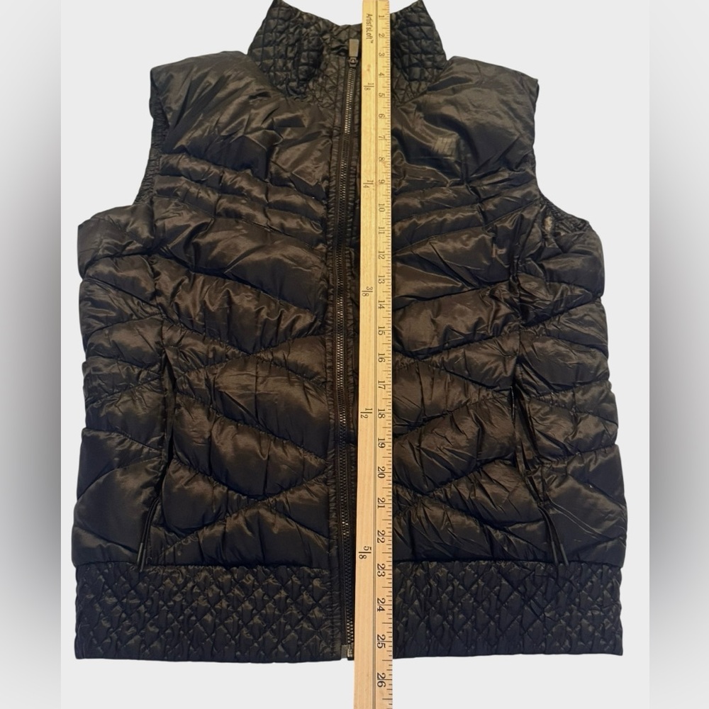 Nike Black Quilted Puffer Vest Medium Lightweight Zip Up - Picture 3 of 7